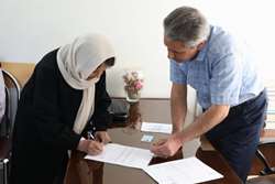خانواده دکتر ماه‌بانو تاتا با اهدای بورسیه تحصیلی، چراغی تازه در مسیر علم افروختند